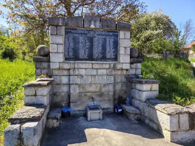 Selo Godovik – Česma pored manastira